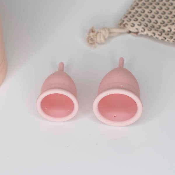Menstruationstasse verschiedene GrößenBlattwende