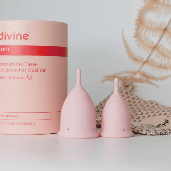 Menstruationstasse verschiedene GrößenBlattwende